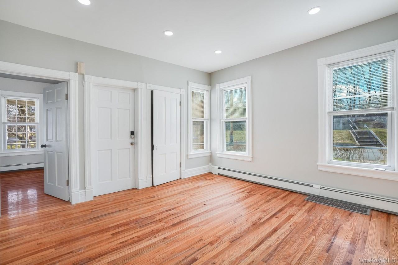 27 Orchard Pl - Photo 7 of 25