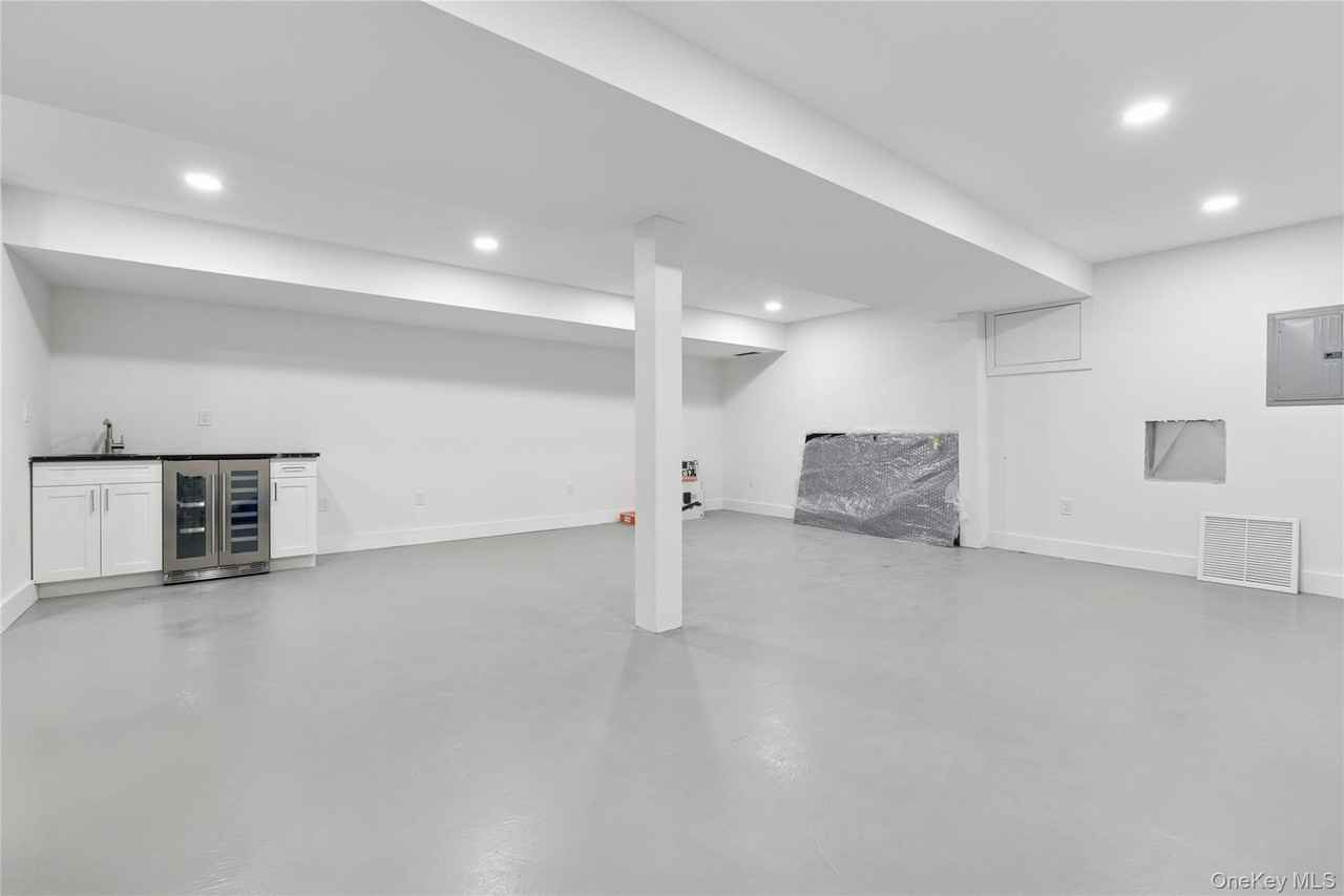 10 Sagamore Rd - Photo 4 of 44