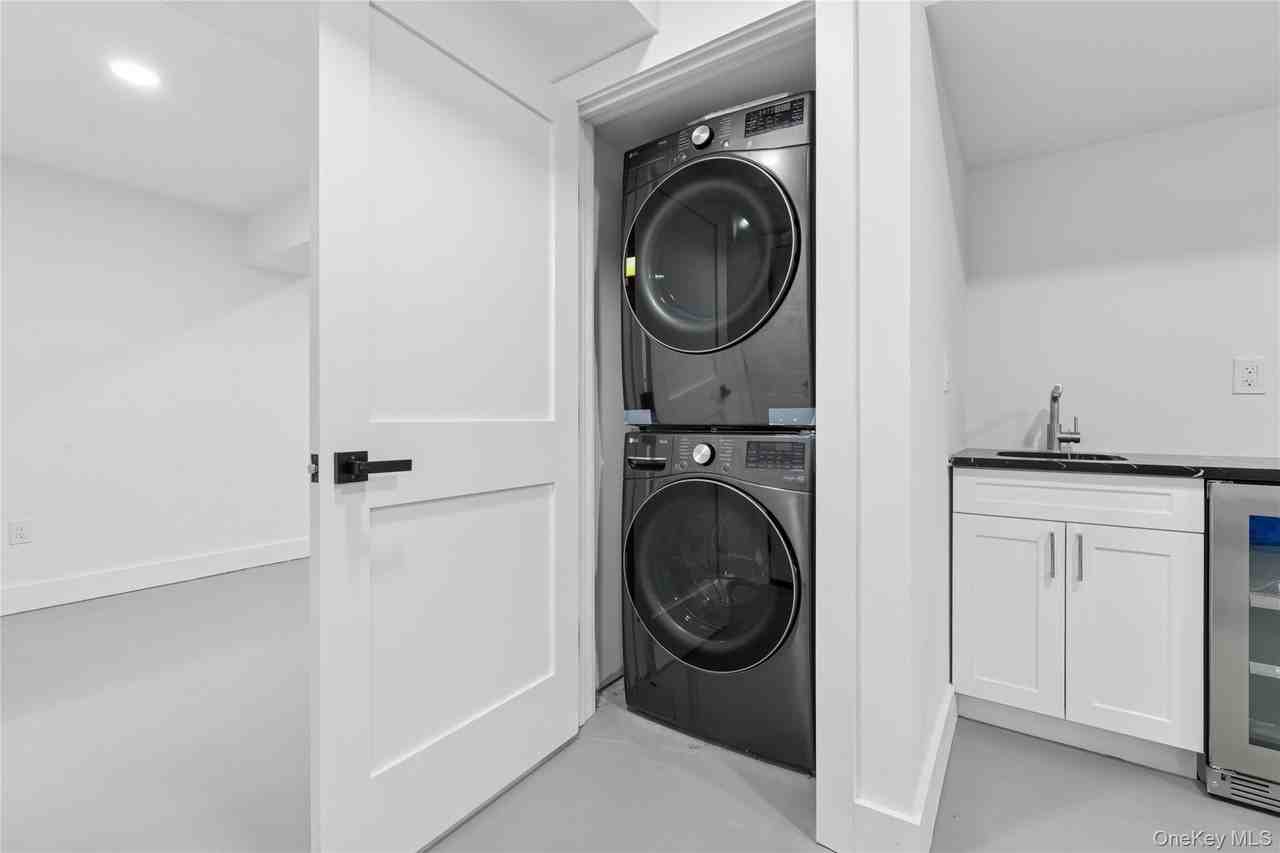 10 Sagamore Rd - Photo 5 of 44