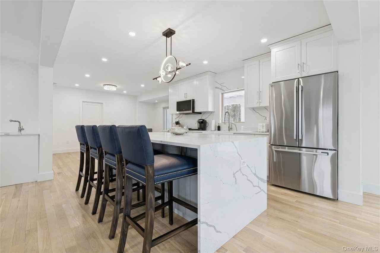 10 Sagamore Rd - Photo 7 of 41