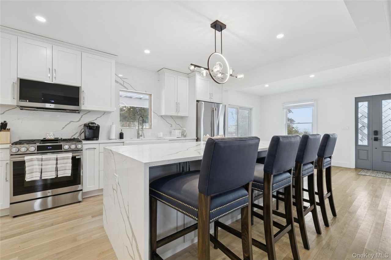 10 Sagamore Rd - Photo 6 of 41