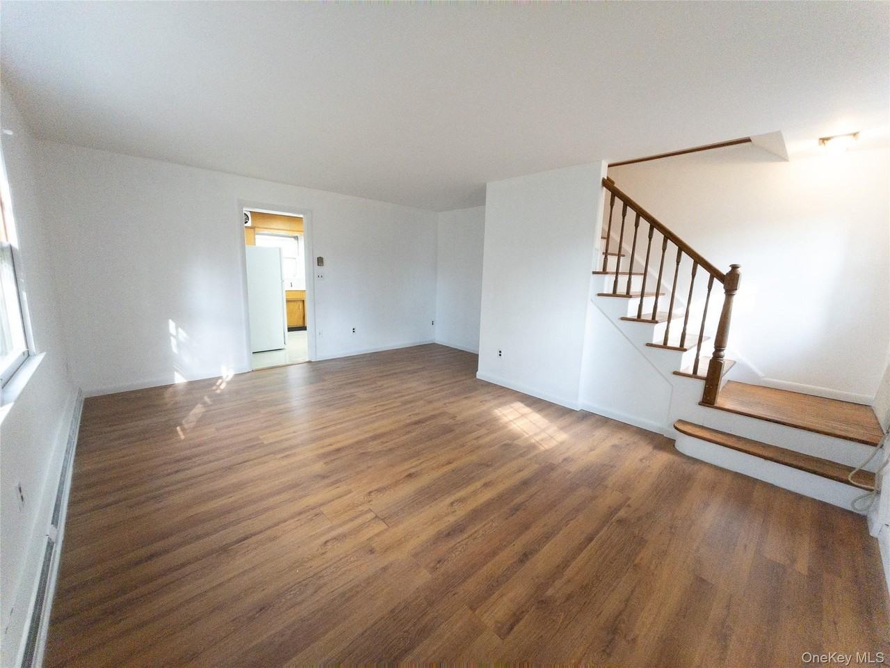 122 Titicus Rd - Photo 3 of 8