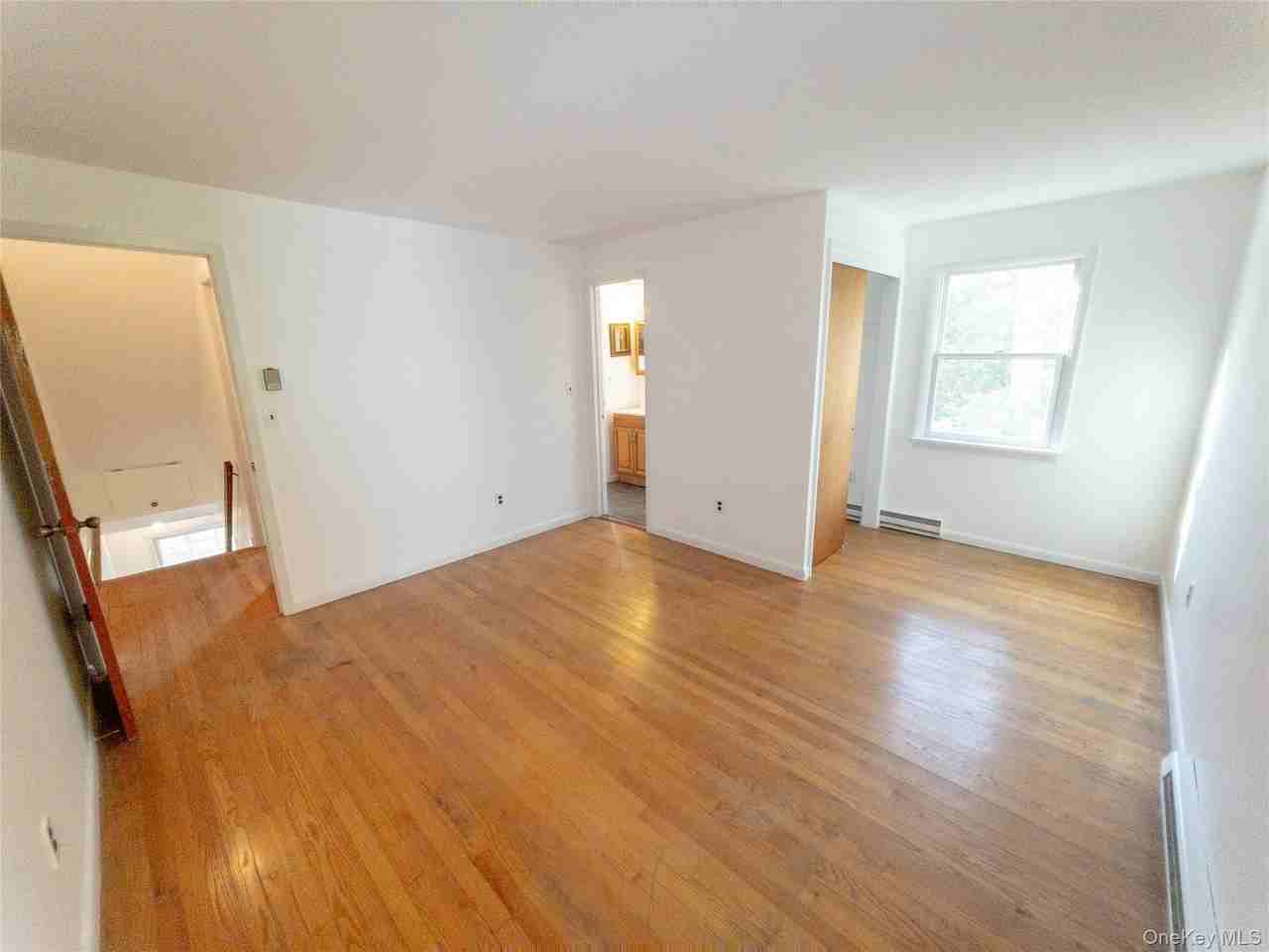 122 Titicus Rd - Photo 5 of 8