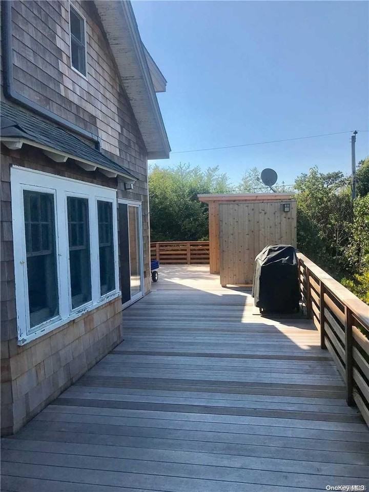 833 Evergreen Walk - Photo 3 of 13