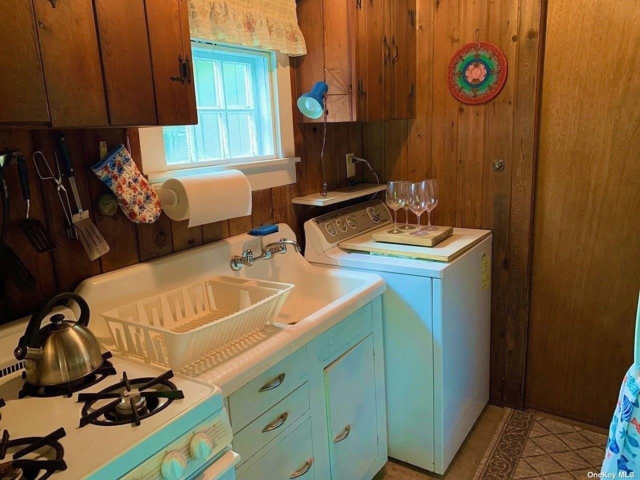 30 Gale Ave - Photo 7 of 15