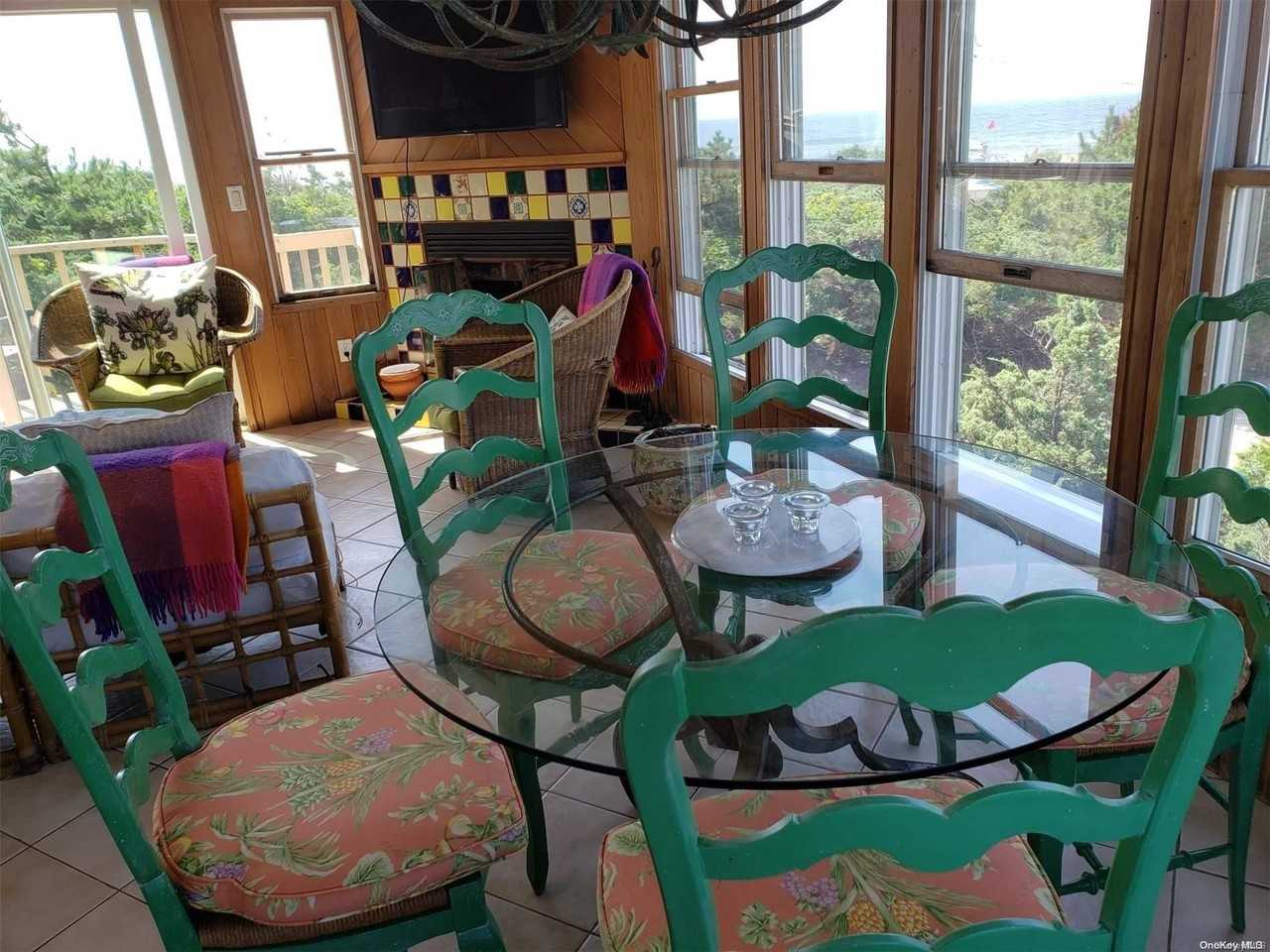 863 Evergreen Walk - Photo 6 of 20