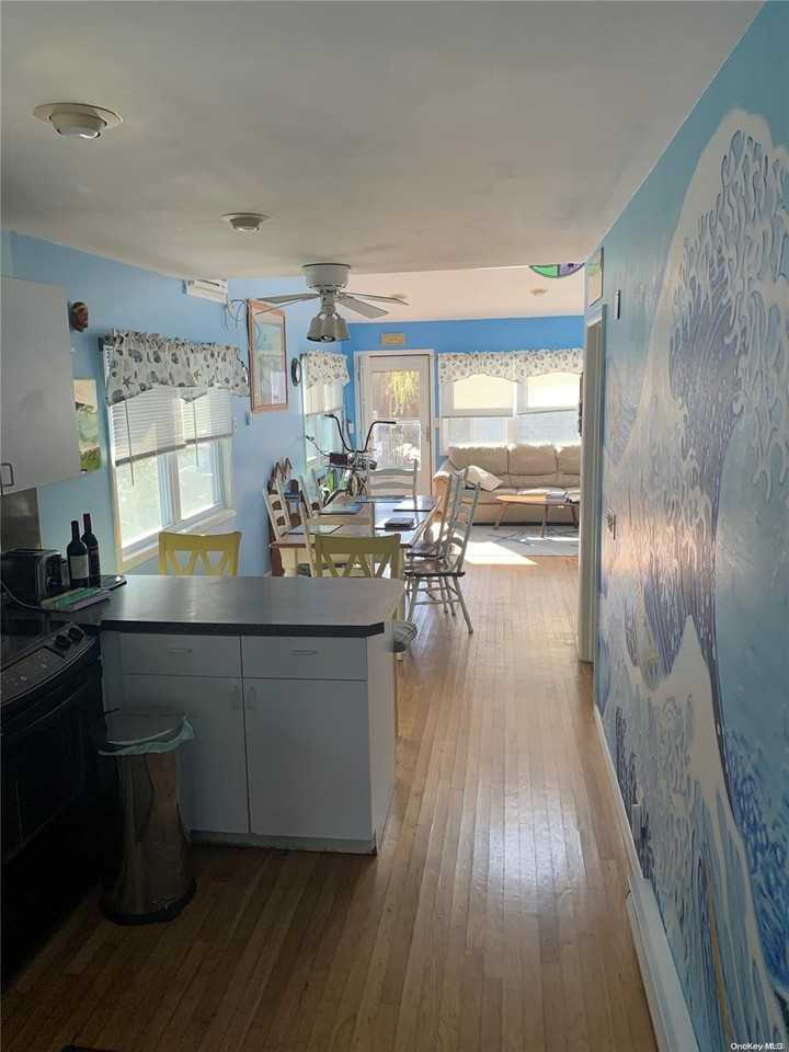 139 Bungalow Walk - Photo 4 of 9