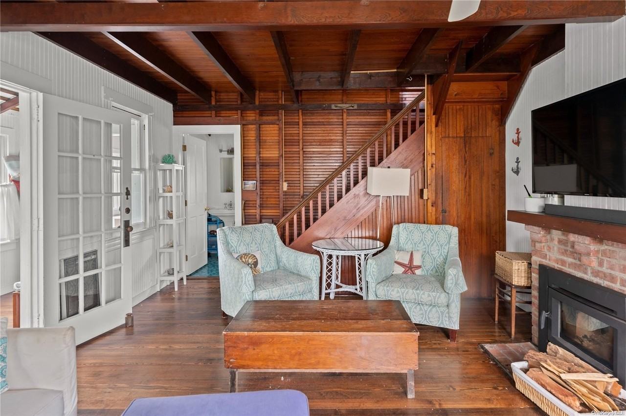 744 Ocean Breeze Walk - Photo 3 of 12