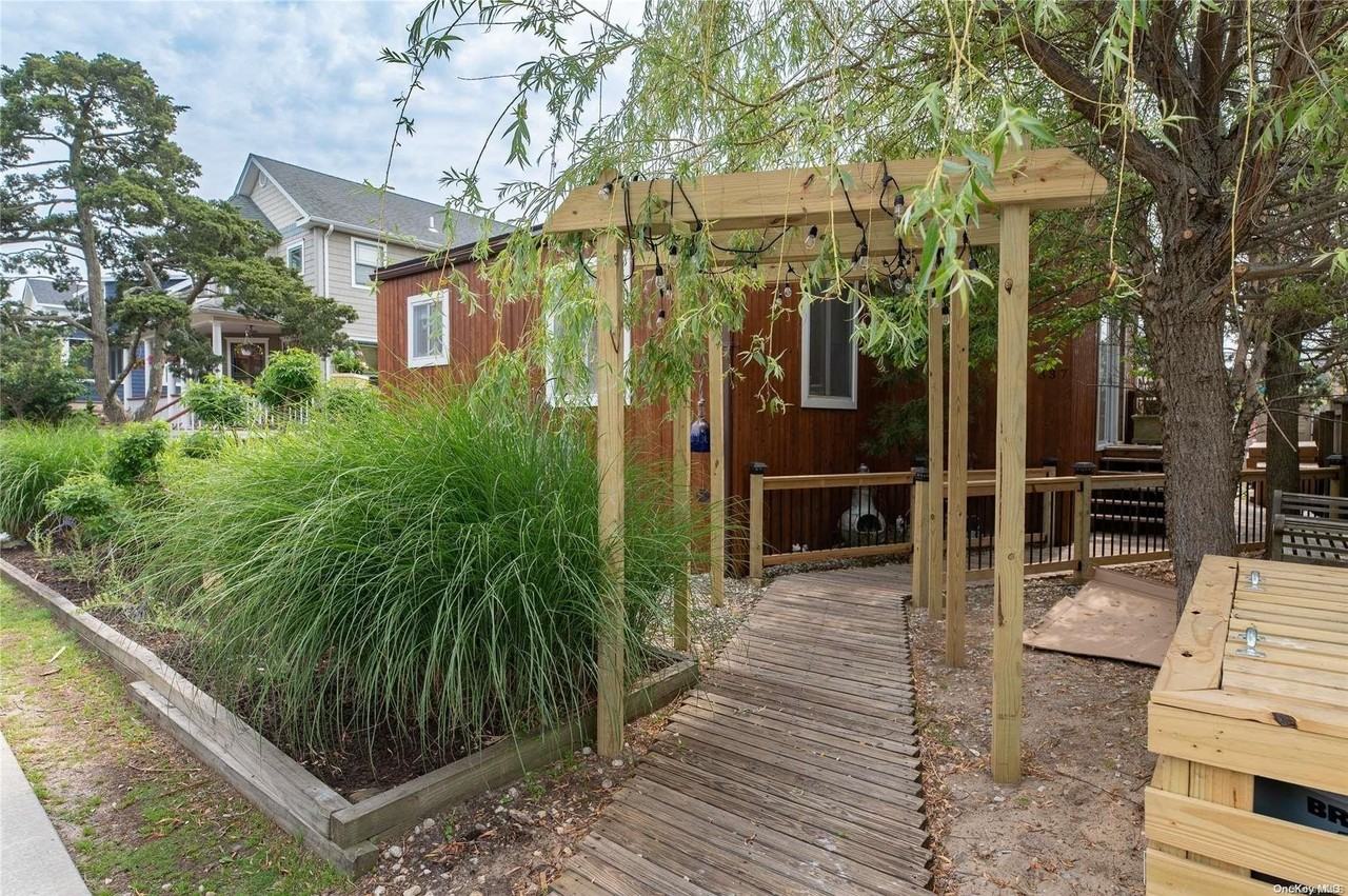 337 Dehnhoff Walk - Photo 2 of 14