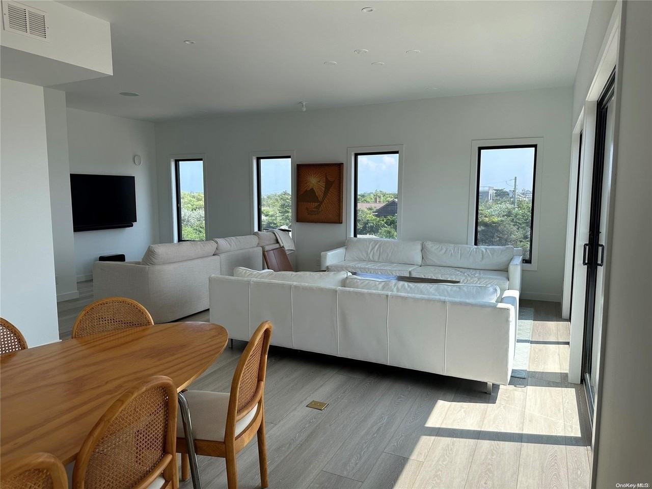 35 Huron St - Photo 3 of 11