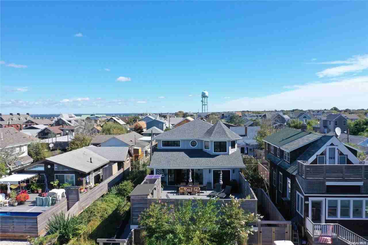 181 Wilmot Rd - Photo 2 of 28