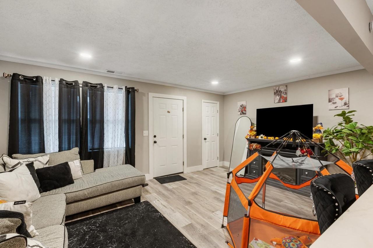 1579 Burns Ave #A - Photo 4 of 10