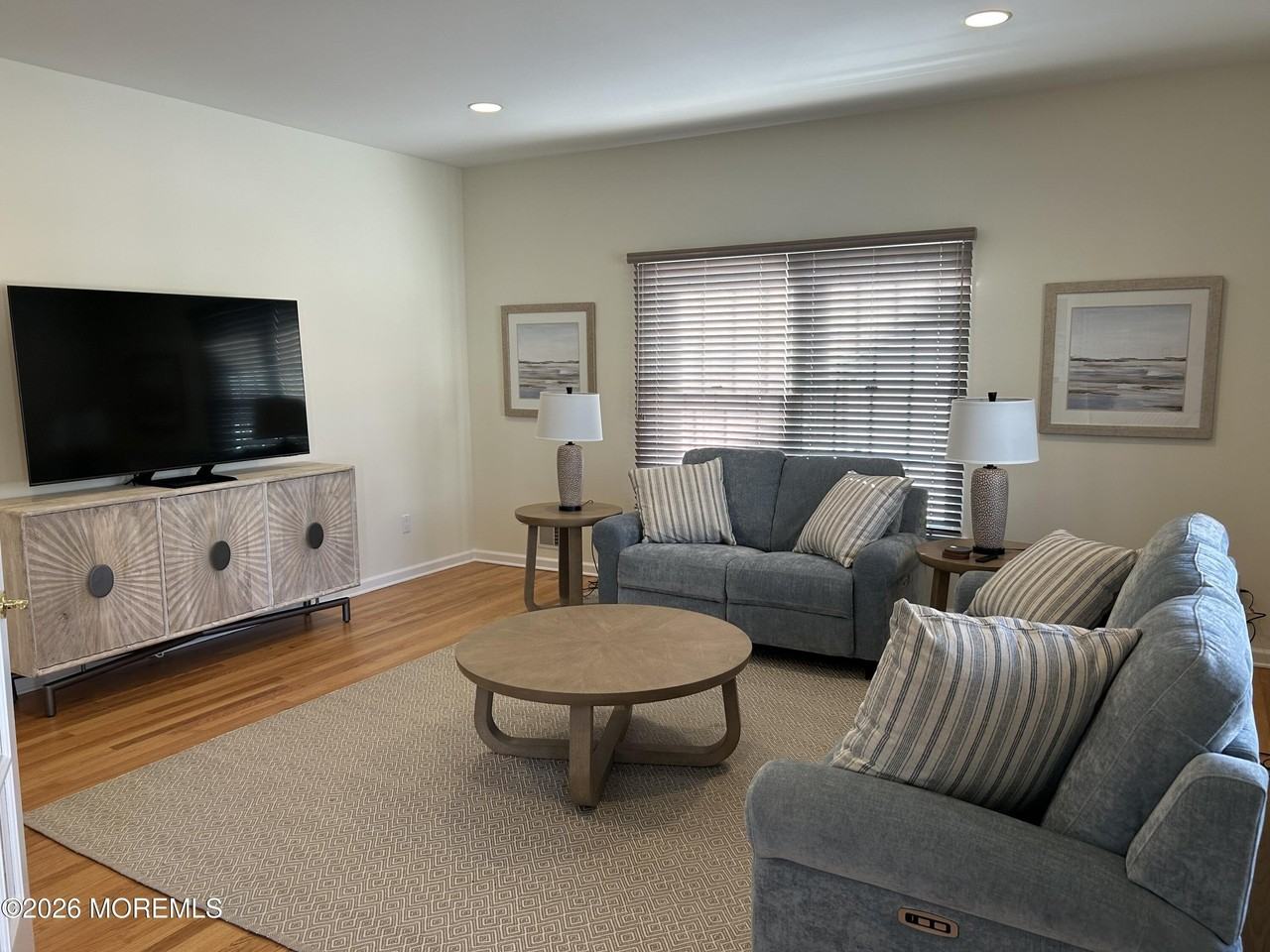 206 Pointe Dr - Photo 5 of 27