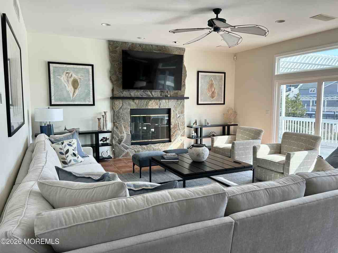 206 Pointe Dr - Photo 7 of 27