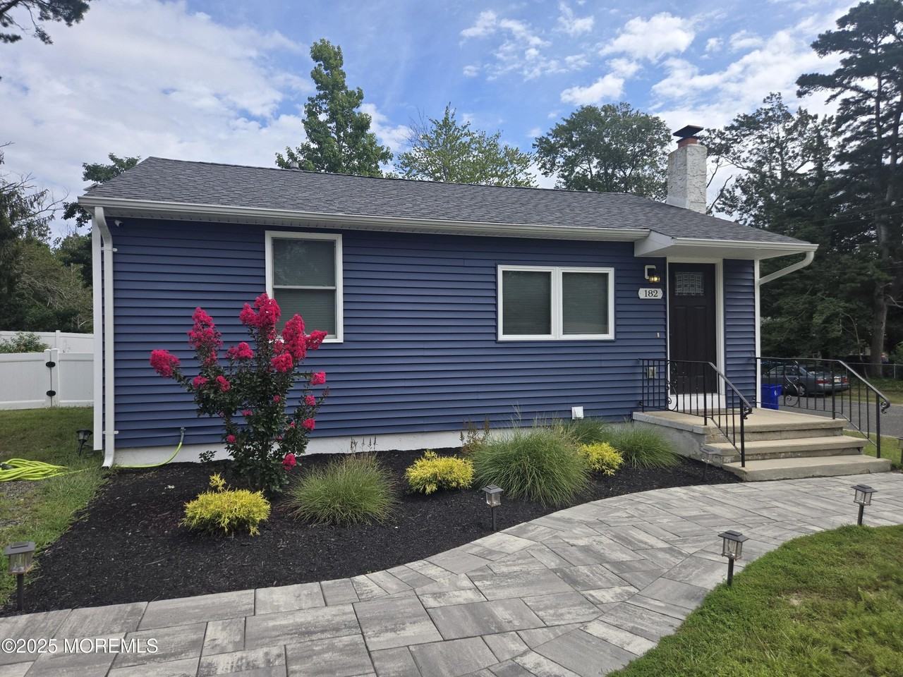 182 Baywood Blvd - Photo 2 of 18