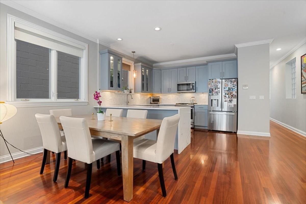 1018 N Hermitage Ave Apt 1 - Photo 5 of 32