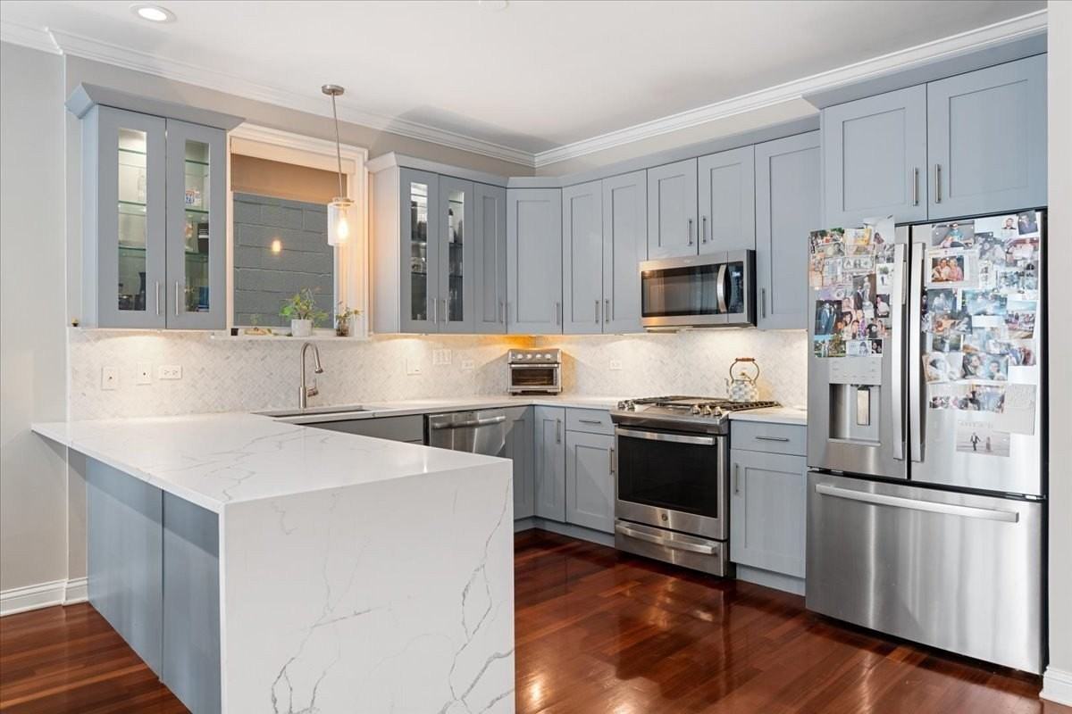 1018 N Hermitage Ave Apt 1 - Photo 7 of 32