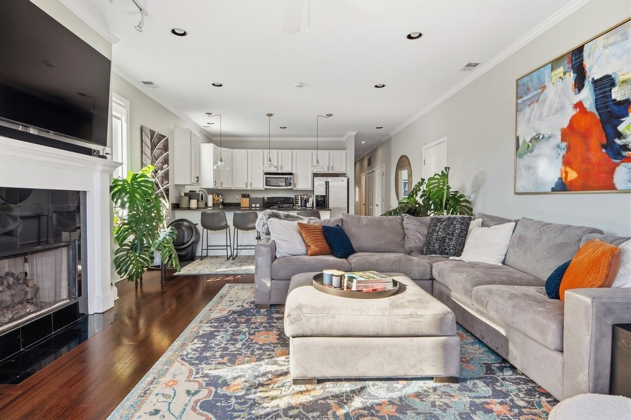 1836 W Foster Ave Unit 2 - Photo 6 of 20