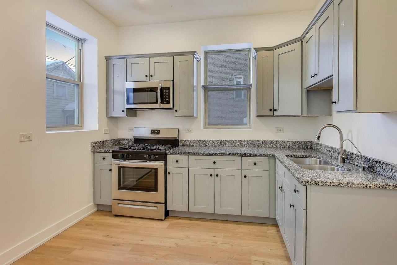 1908 W 48th St Unit 1r - Photo 7 of 17