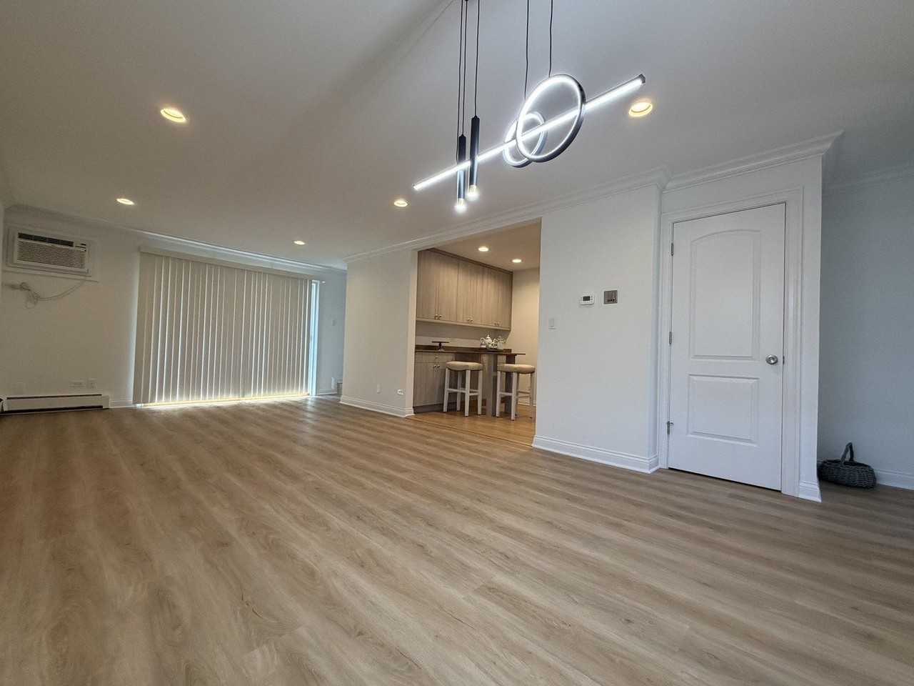 5 Echo Ct Apt 12 - Photo 2 of 38