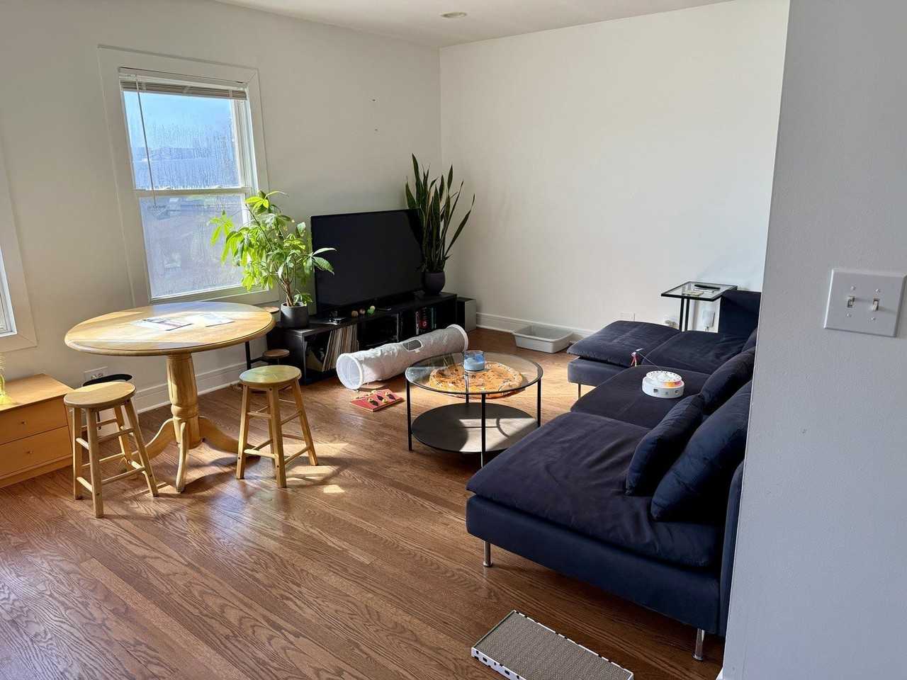 4954 W Cullom Ave Unit 2 - Photo 2 of 13