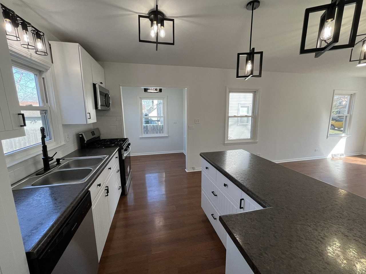 3622 178th St - Photo 4 of 12