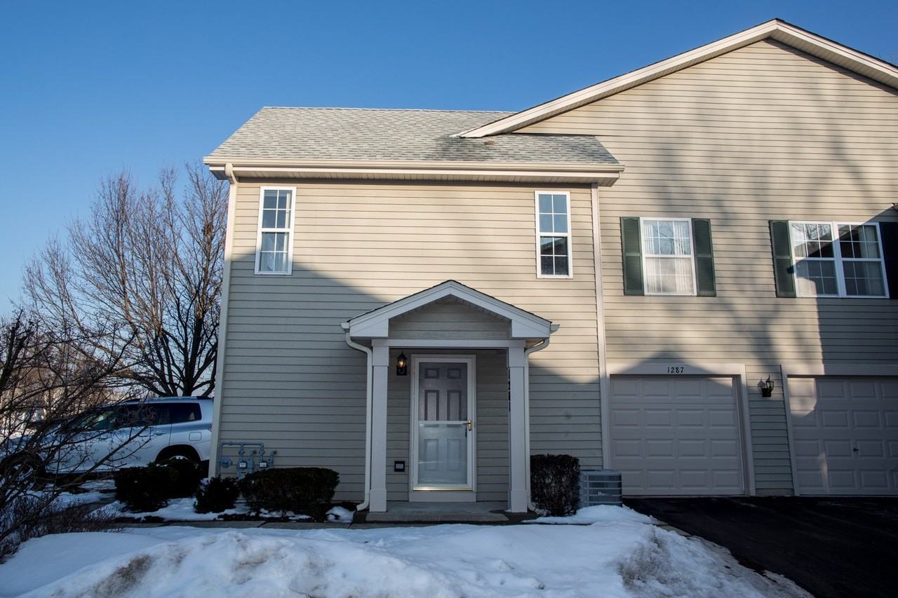 1281 Orleans Dr - Photo 2 of 3