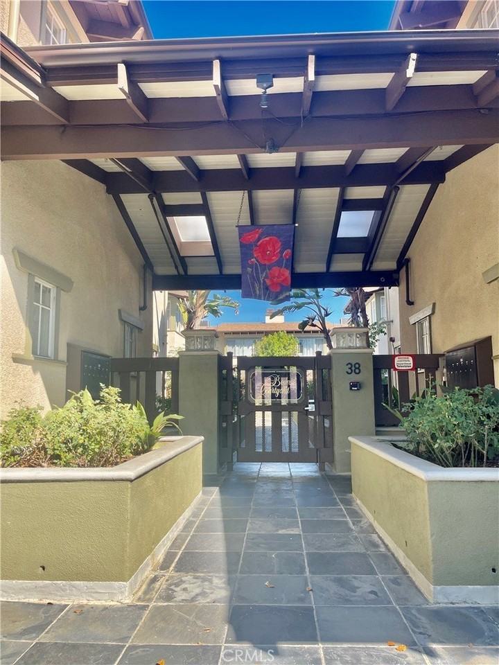 38 N Bonnie Ave #7 - Photo 4 of 22