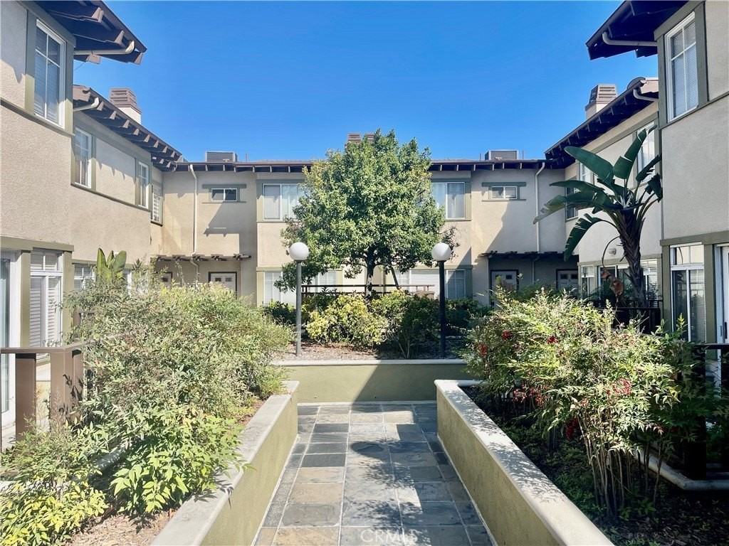 38 N Bonnie Ave #7 - Photo 5 of 22