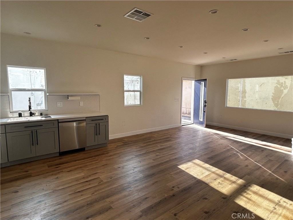 1016 N Ontario St #1018 - Photo 4 of 7