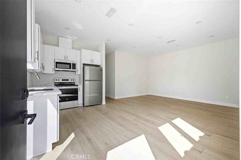 1431 Montgomery Ave #A - Photo 6 of 15