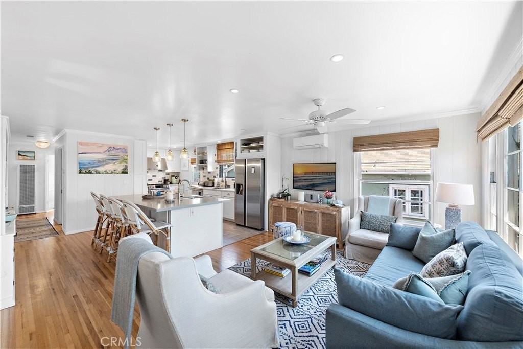 1016 Catalina - Photo 3 of 39