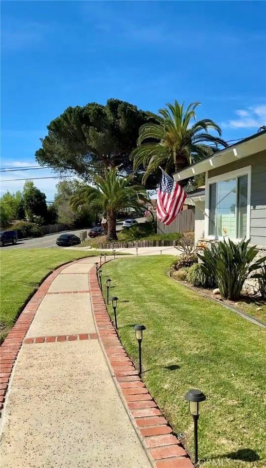 1864 Laurel Rd - Photo 3 of 19