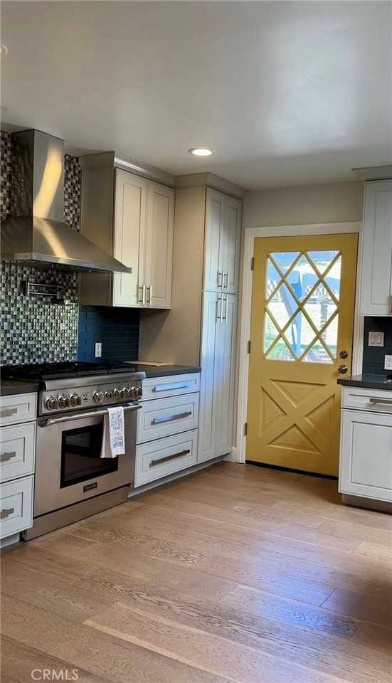 1864 Laurel Rd - Photo 4 of 19