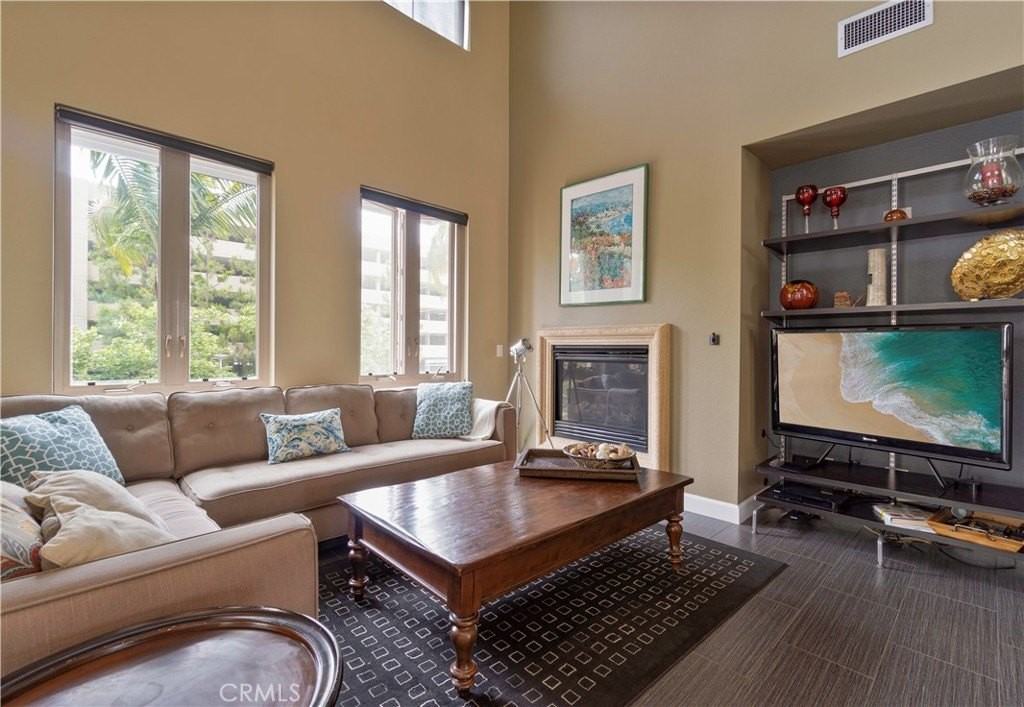 21 Vantis Dr - Photo 5 of 22