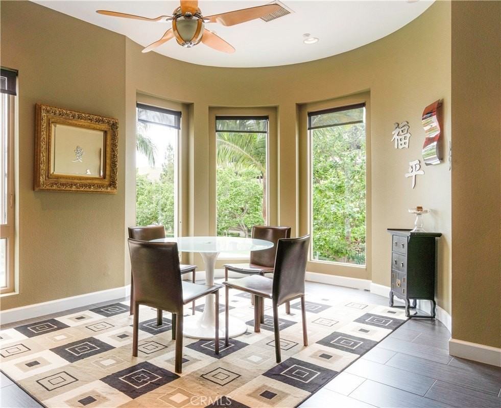 21 Vantis Dr - Photo 6 of 22