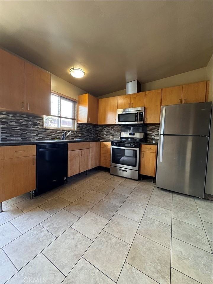 159 W Avenida Palizada #B - Photo 4 of 13