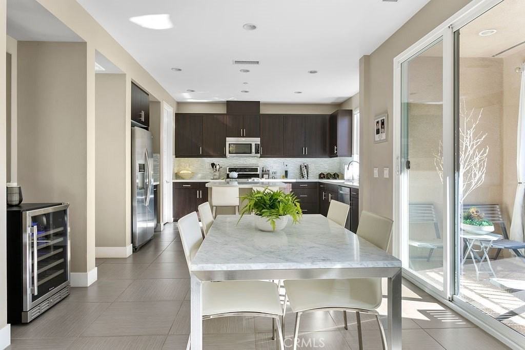 1 Empire Dr - Photo 4 of 26