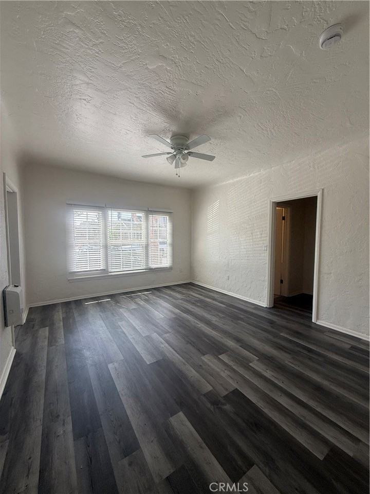 2001 Cedar Ave #5 - Photo 7 of 12