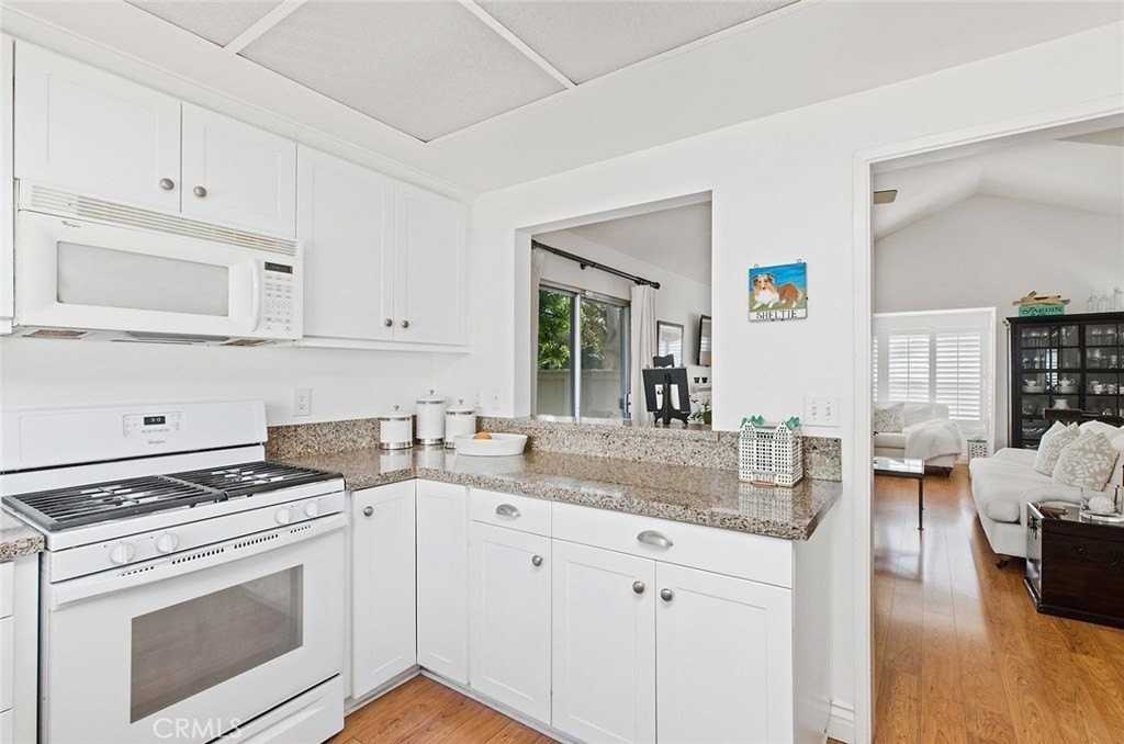 7 Wayfarer - Photo 6 of 14