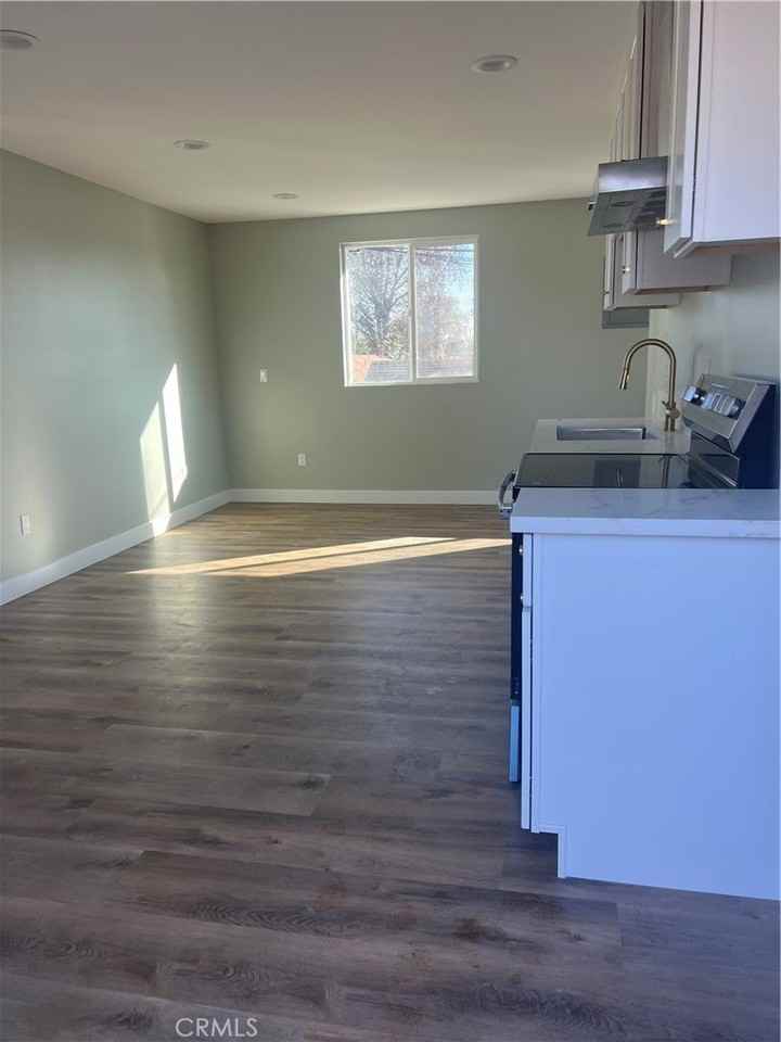 4966 Oregon Ave #E - Photo 2 of 4