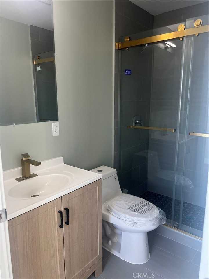 4966 Oregon Ave #E - Photo 3 of 4