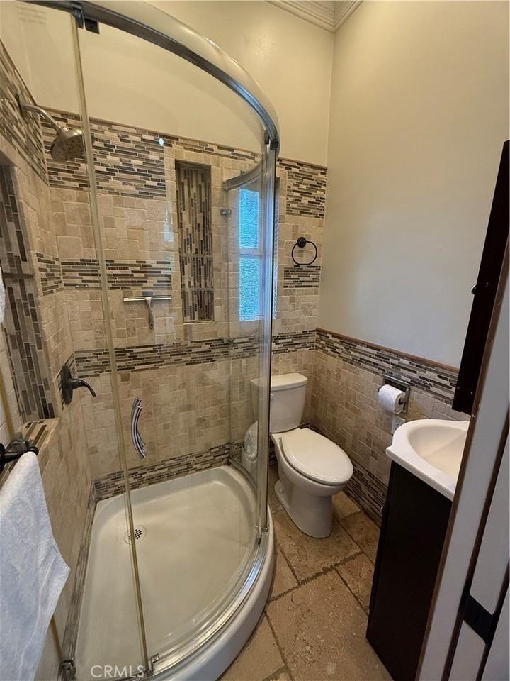 2515 Crest View Dr #ADU3 - Photo 6 of 20