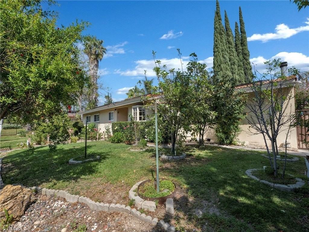 10918 Reseda Blvd - Photo 4 of 50