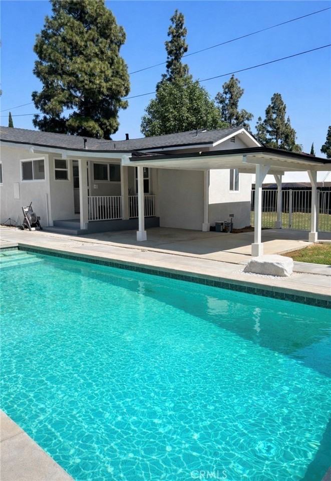 17218 Devonshire St - Photo 2 of 12