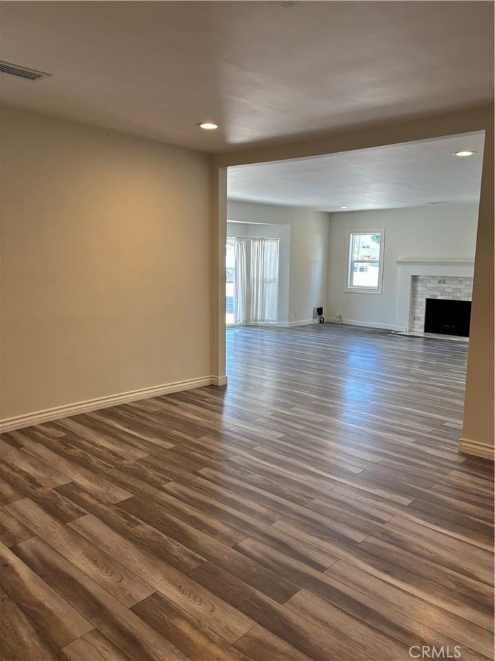 17218 Devonshire St - Photo 6 of 12