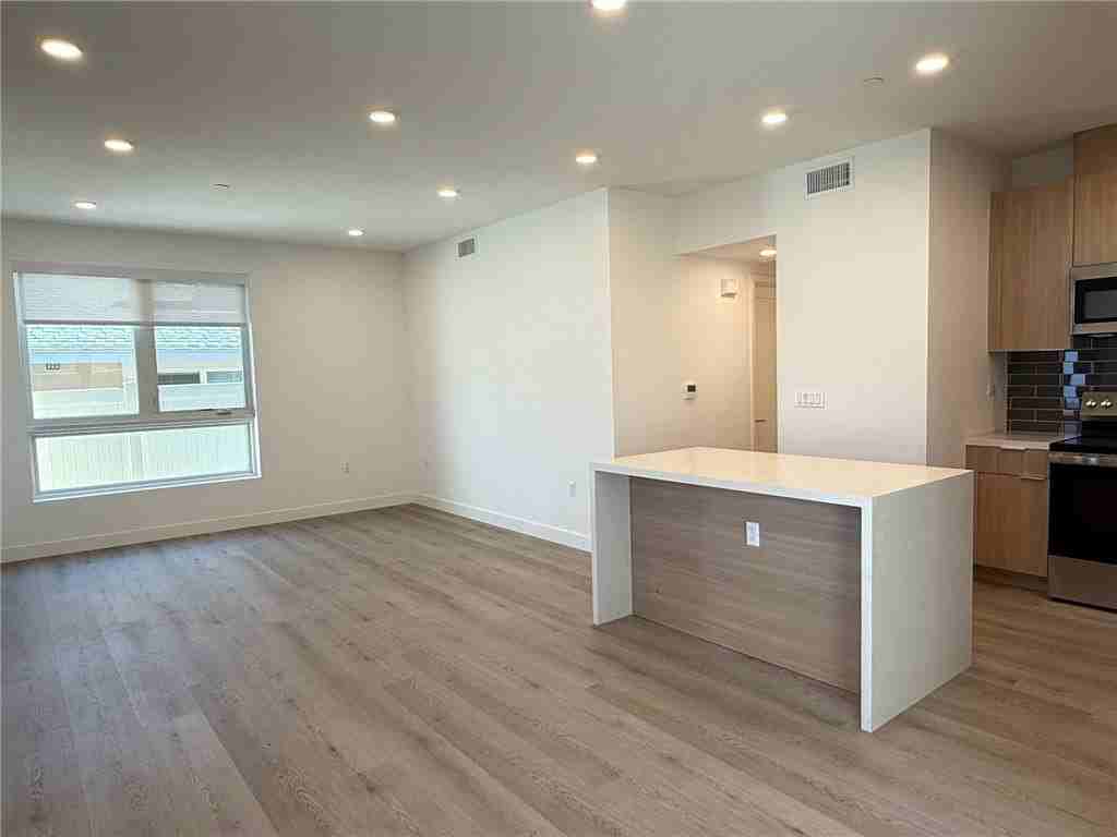 17814 Bullock St - Photo 2 of 15