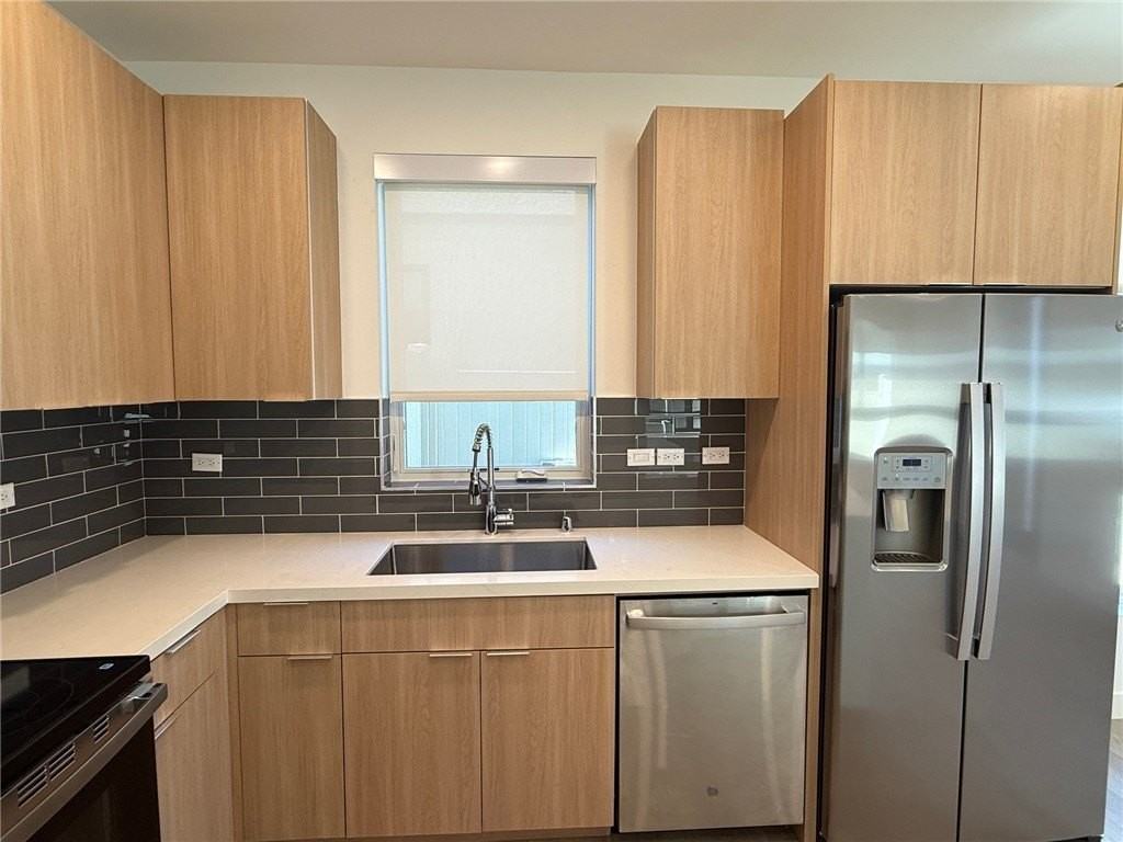 17814 Bullock St - Photo 3 of 15