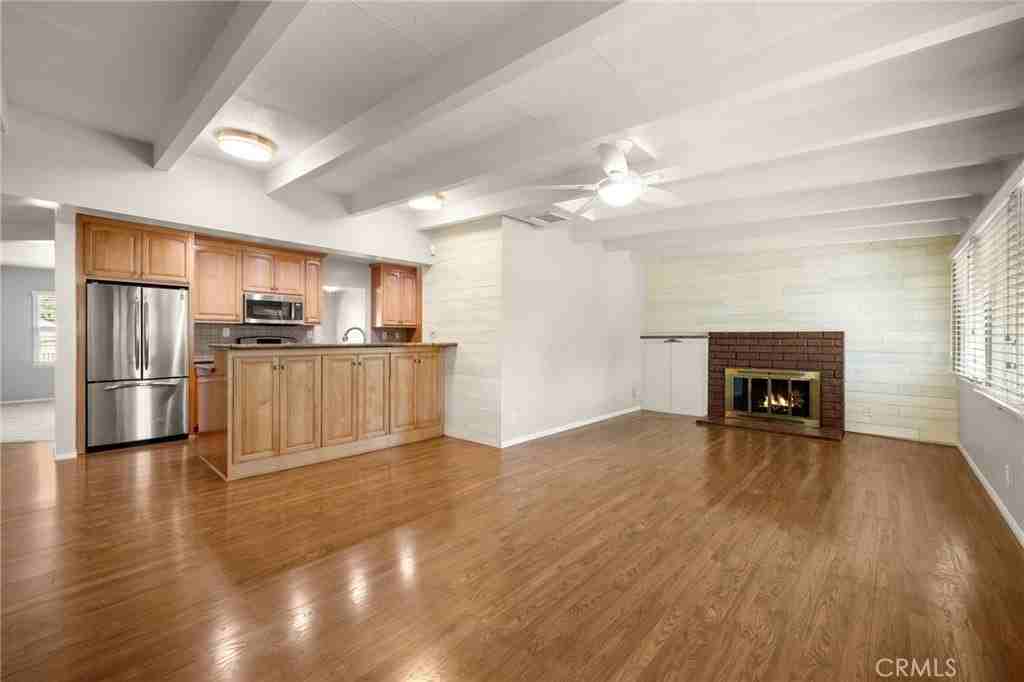 19113 Welby Way - Photo 5 of 21