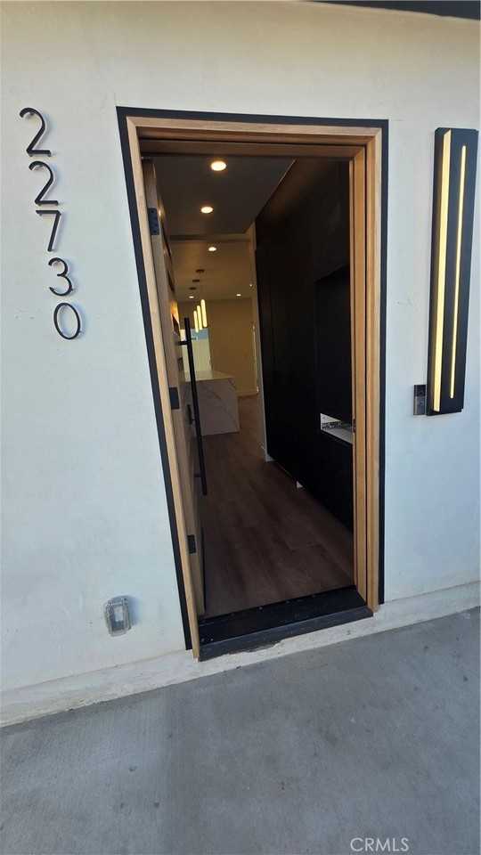 22730 Mariano St - Photo 3 of 31